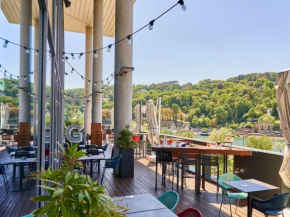 Novotel Lyon Centre-Confluence Bord de Saone